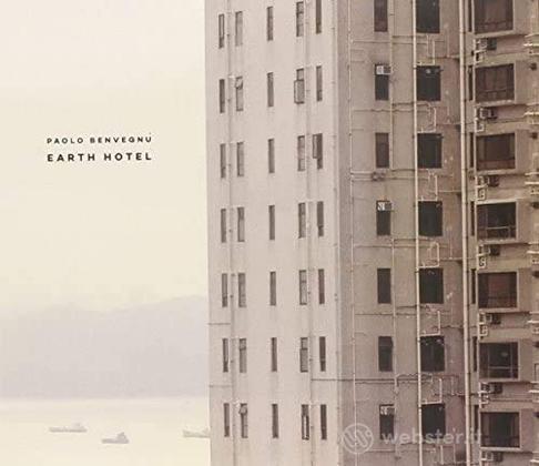 Earth hotel