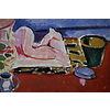 Henri Matisse - Statuetta rosa e bricco su cassettone rosso - Poster vintage originale anno 1999