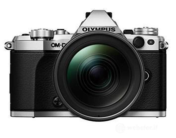 Olympus OM-D E-M5 Mark II Kit, Fotocamera di Sistema Micro Quattro Terzi (16,1 MP, Stabilizzatore d'Immagine a 5 Assi, Mirino Elettronico) e Obiettivo M.Zuiko 12-40mm PRO Universal Zoom, Argento/Nero (AZ)