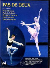 Pas De Deux - La International Ballet
